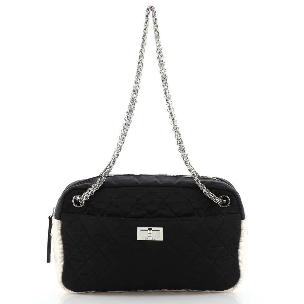 CHANEL Vintage 2.55 camera bag